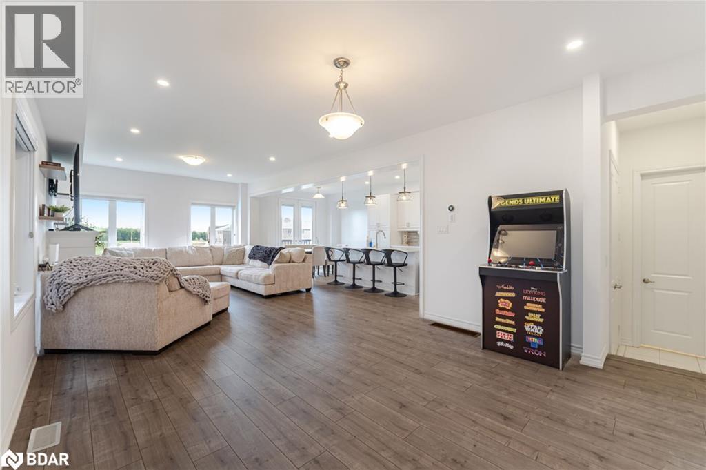 Property at 307 RIDLEY Crescent image 5