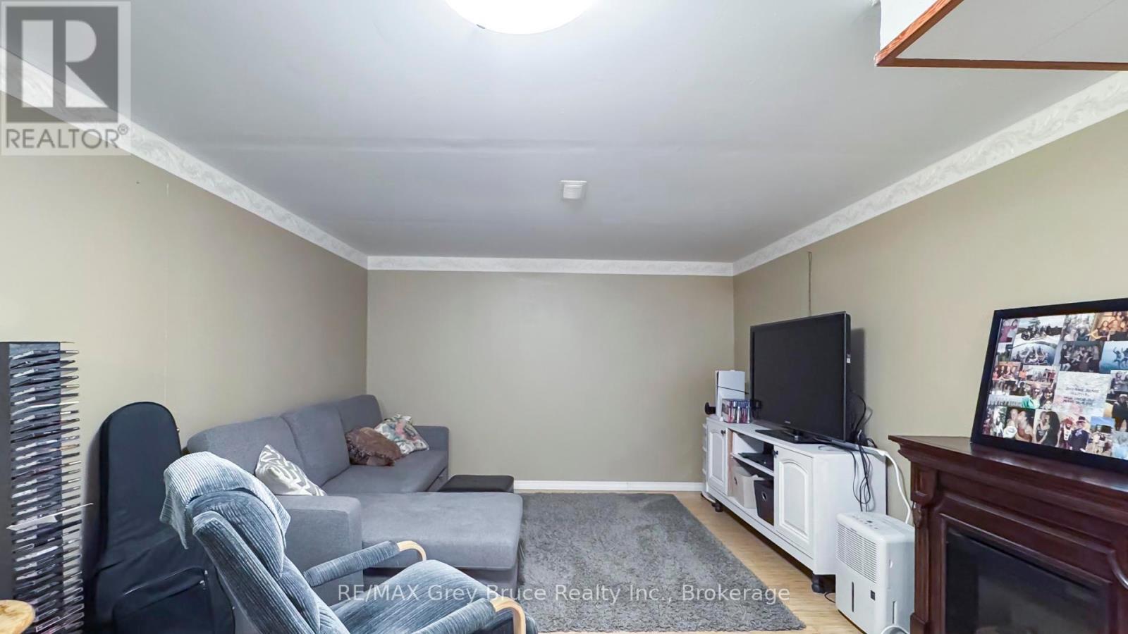 247 Albert Street S, West Grey, Ontario  N0G 1R0 - Photo 31 - X12178510