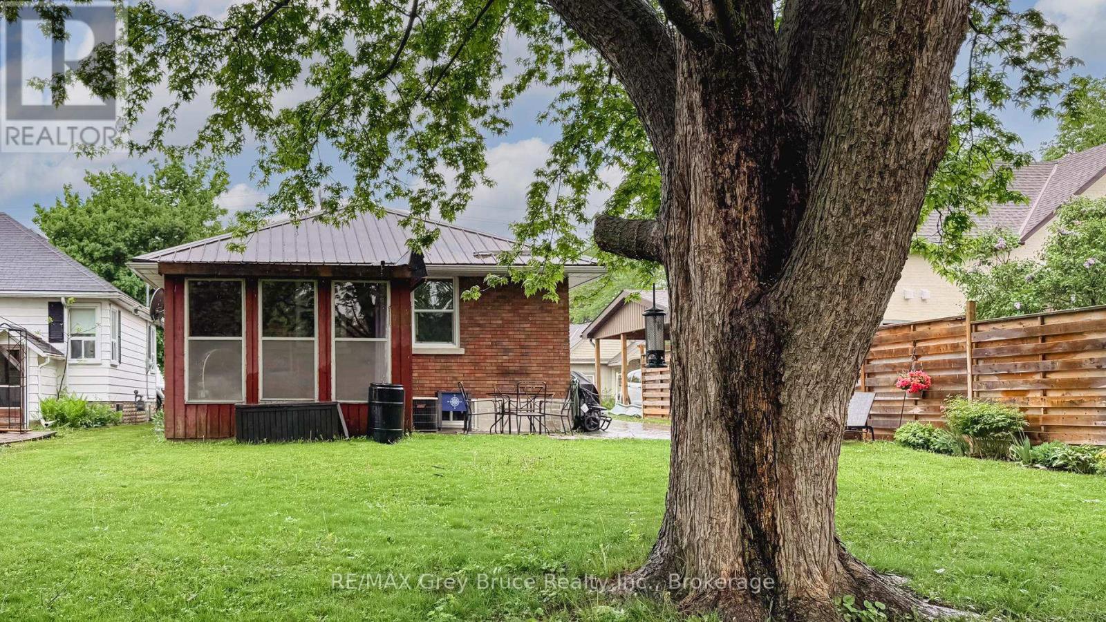 247 Albert Street S, West Grey, Ontario  N0G 1R0 - Photo 45 - X12178510