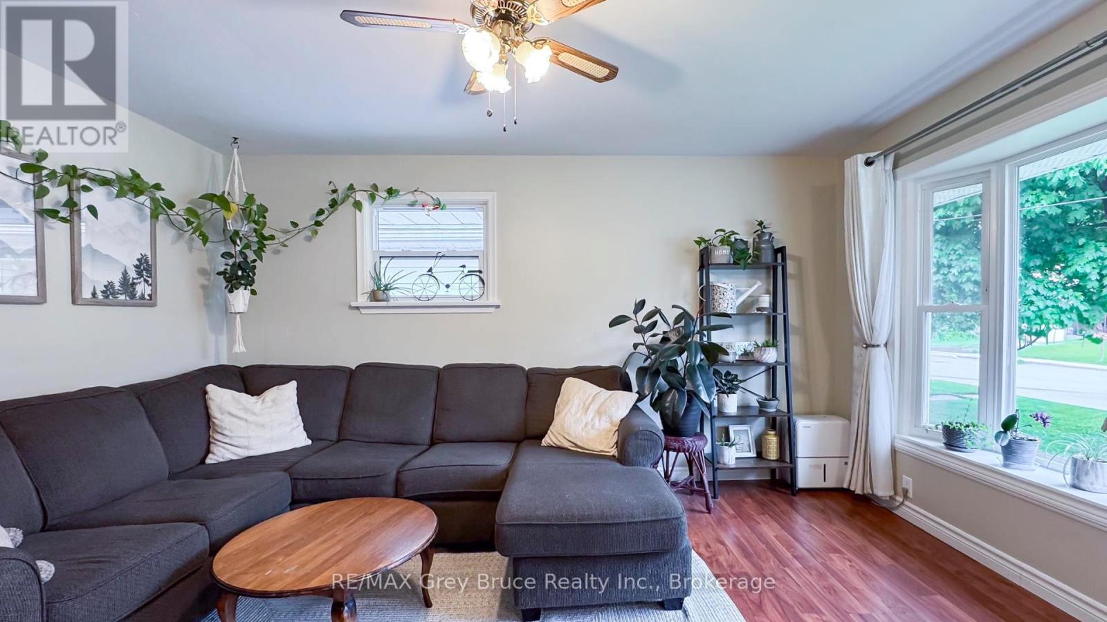 247 Albert Street S, West Grey, Ontario  N0G 1R0 - Photo 6 - X12178510
