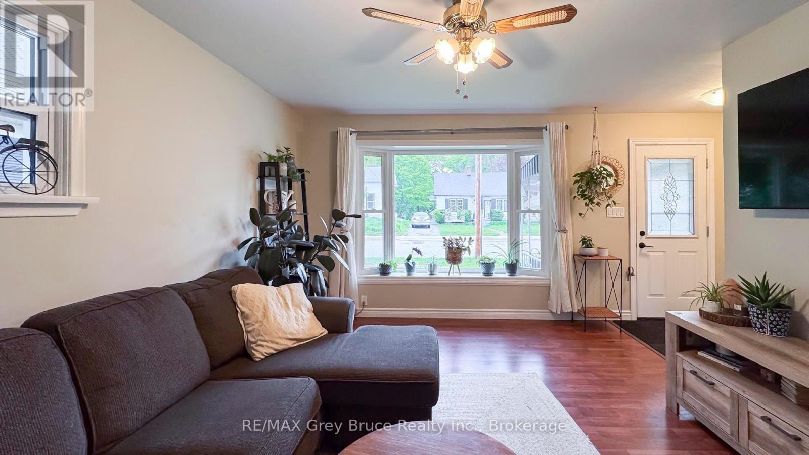 247 Albert Street S, West Grey, Ontario  N0G 1R0 - Photo 8 - X12178510