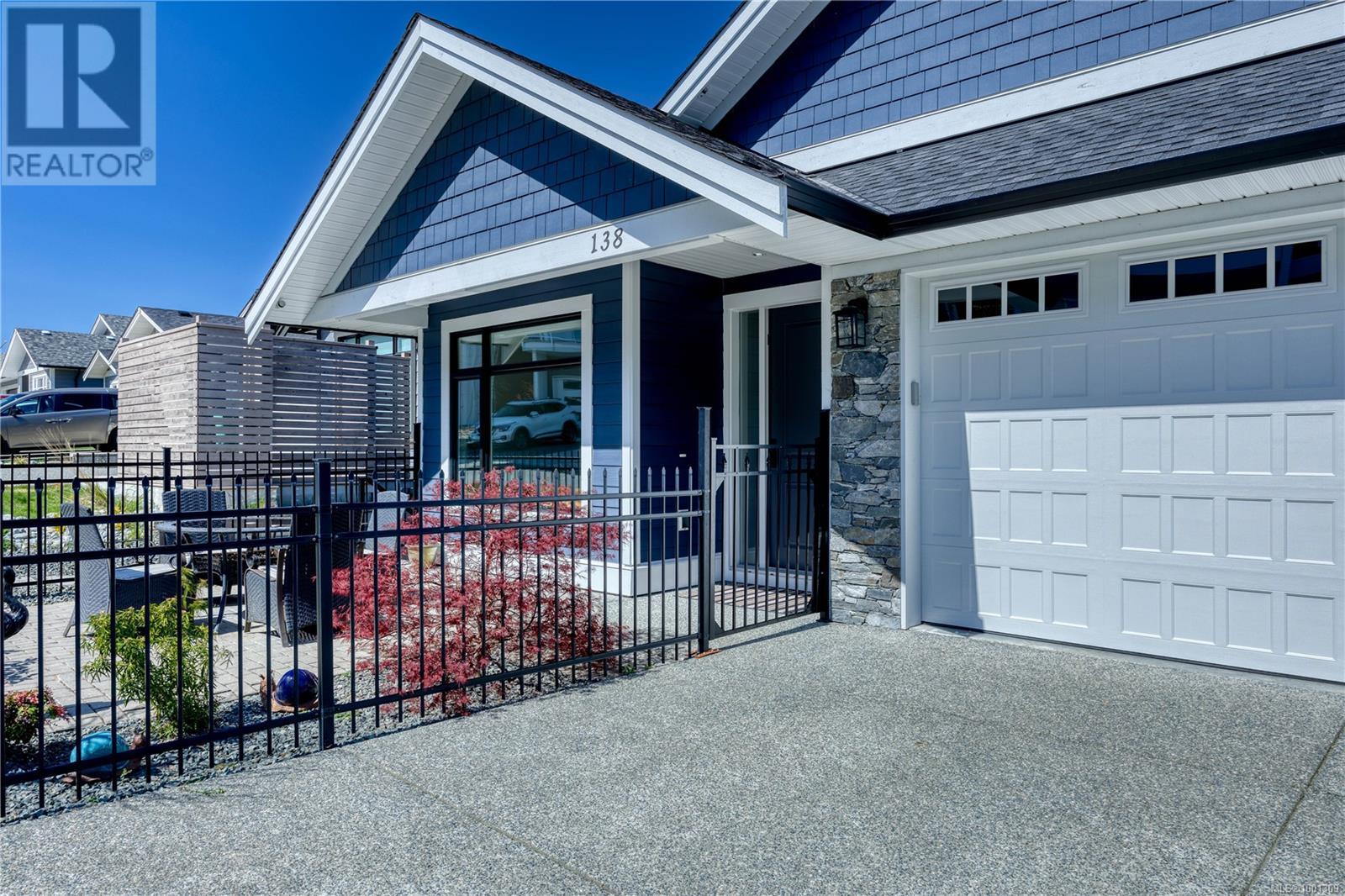 Property at 138 Royal Pacific Way image 4