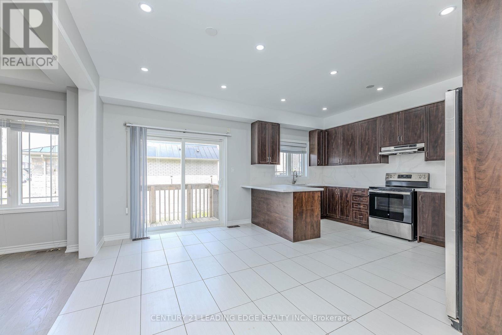 122 Mckenzie Way, Bradford West Gwillimbury, Ontario  L3Z 4J4 - Photo 19 - N12116874