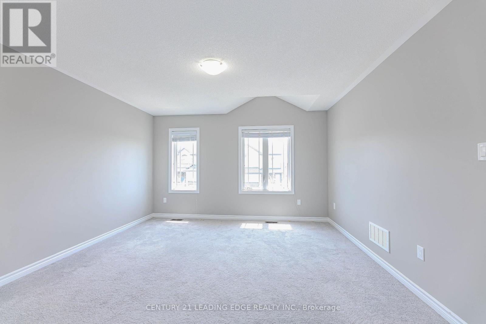 122 Mckenzie Way, Bradford West Gwillimbury, Ontario  L3Z 4J4 - Photo 29 - N12116874