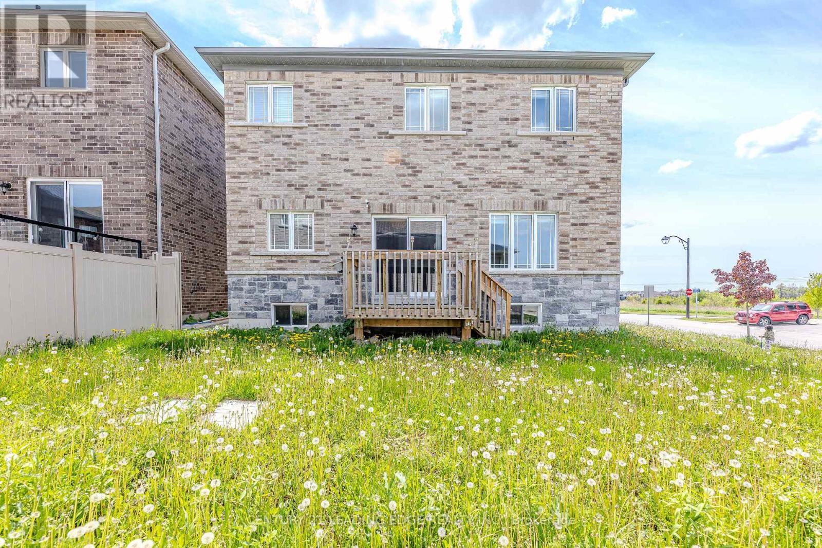 122 Mckenzie Way, Bradford West Gwillimbury, Ontario  L3Z 4J4 - Photo 3 - N12116874