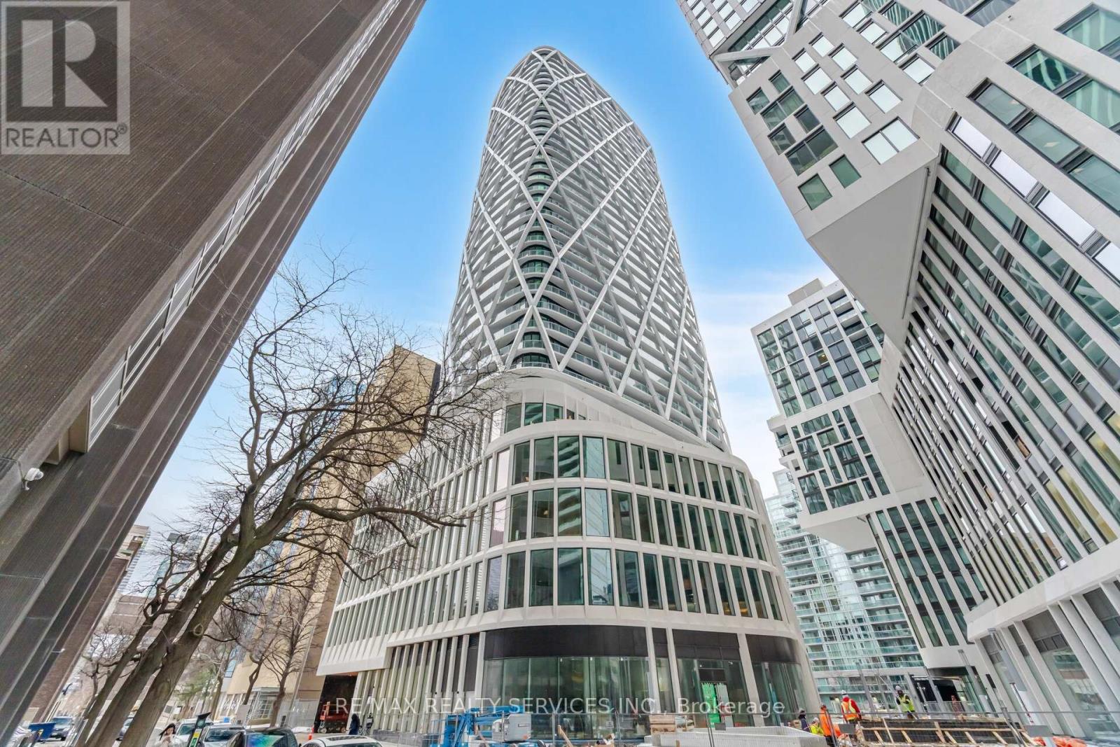 2721 - 230 Simcoe Street, Toronto, Ontario  M5T 0G7 - Photo 1 - C12178359