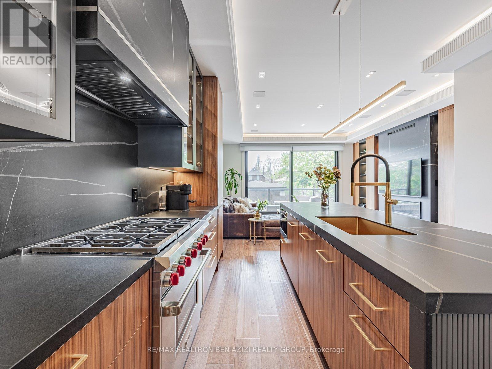 323 Melrose Avenue, Toronto (Lawrence Park North), Ontario  M5M 1Z5 - Photo 10 - C12178529