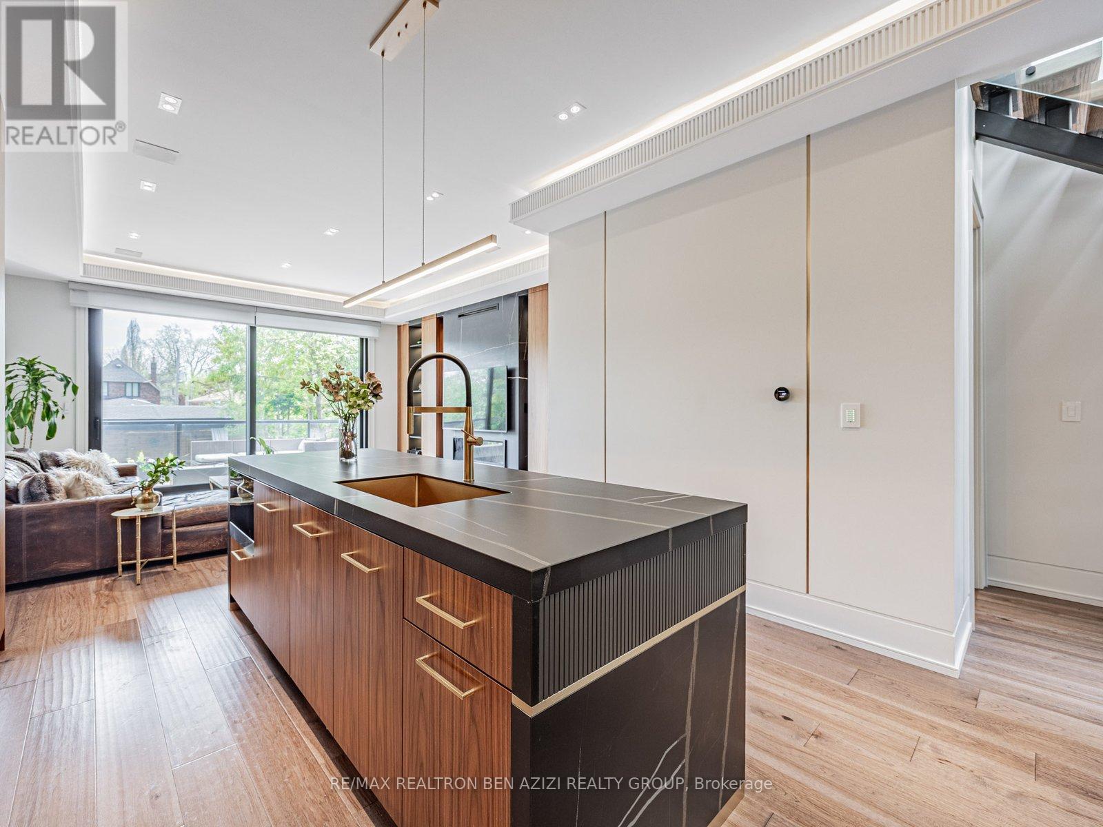 323 Melrose Avenue, Toronto (Lawrence Park North), Ontario  M5M 1Z5 - Photo 9 - C12178529