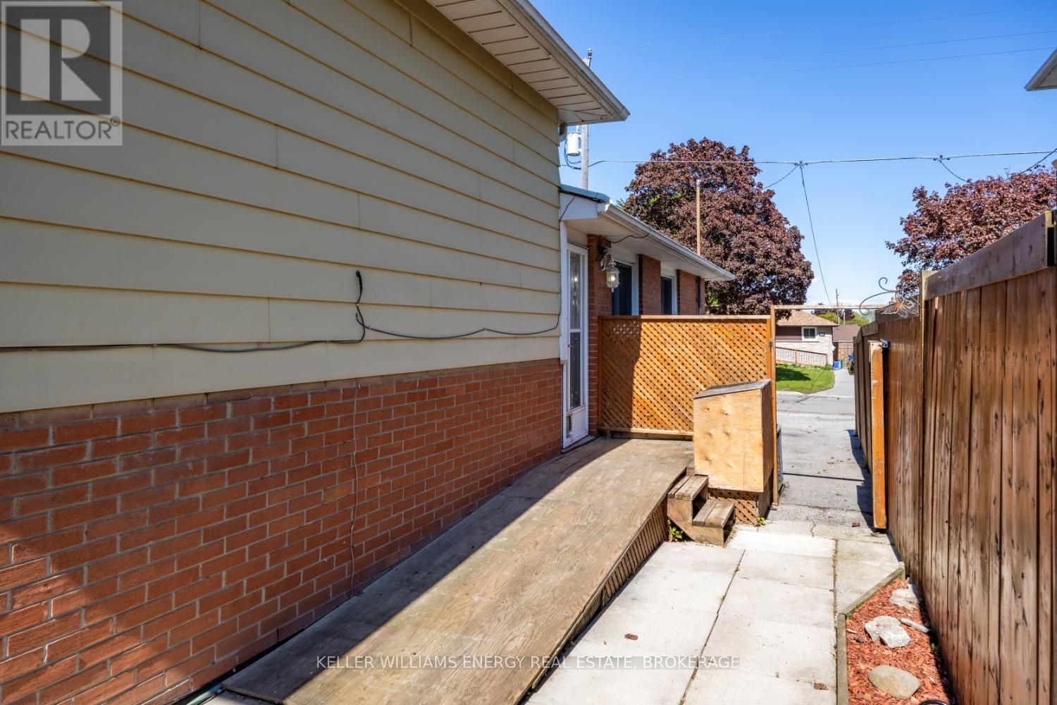 52 Vancouver Court, Oshawa, Ontario  L1J 5X2 - Photo 22 - E12178538