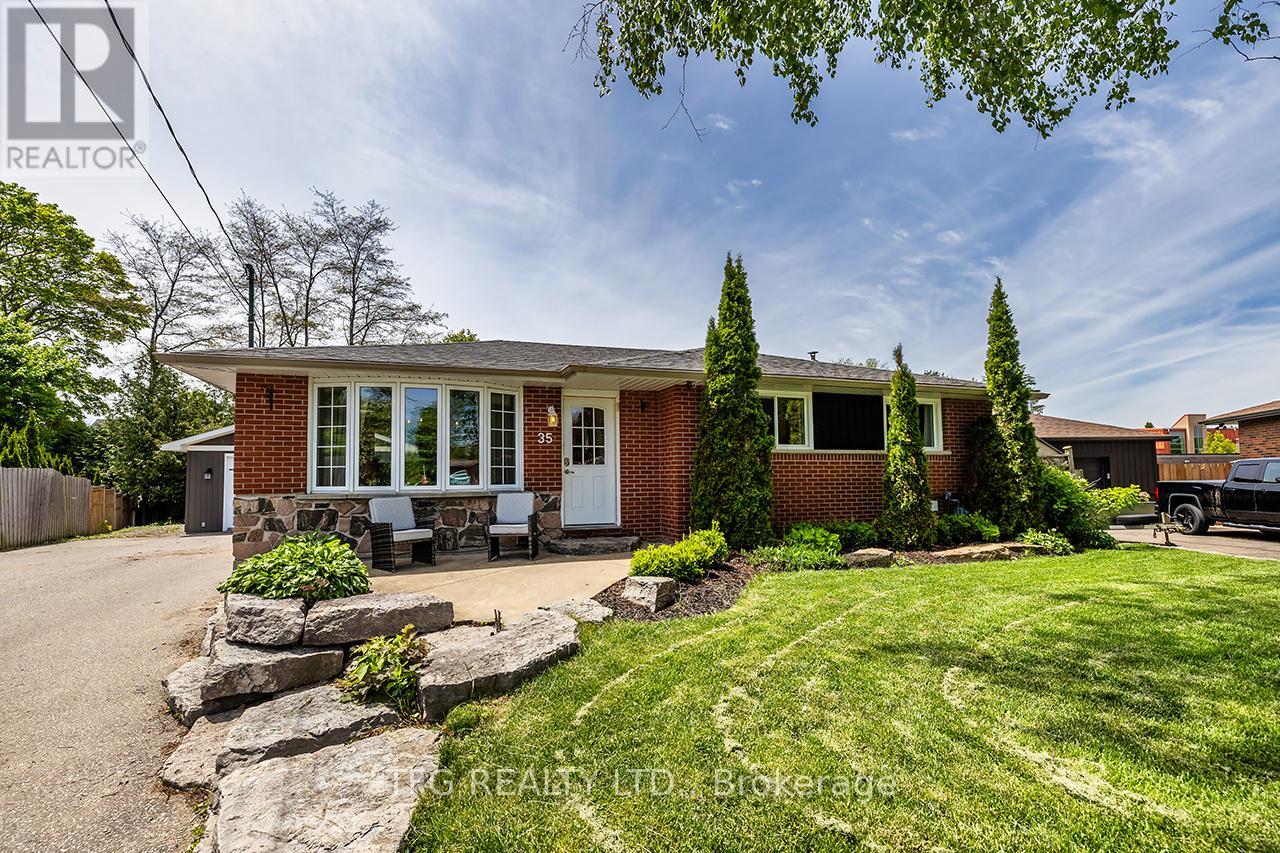 35 Oatley Court, Clarington, Ontario  L1B 1J8 - Photo 2 - E12178644