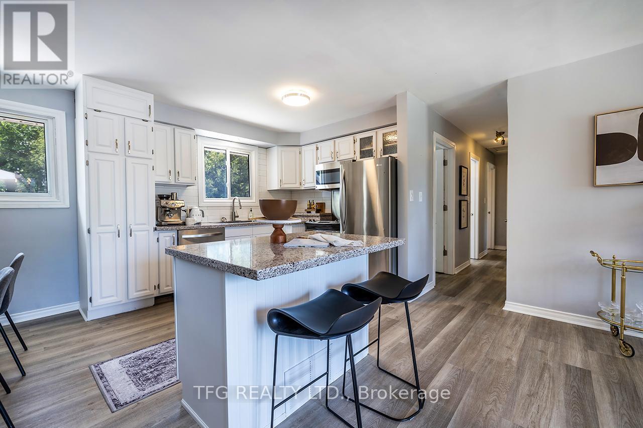 35 Oatley Court, Clarington, Ontario  L1B 1J8 - Photo 6 - E12178644