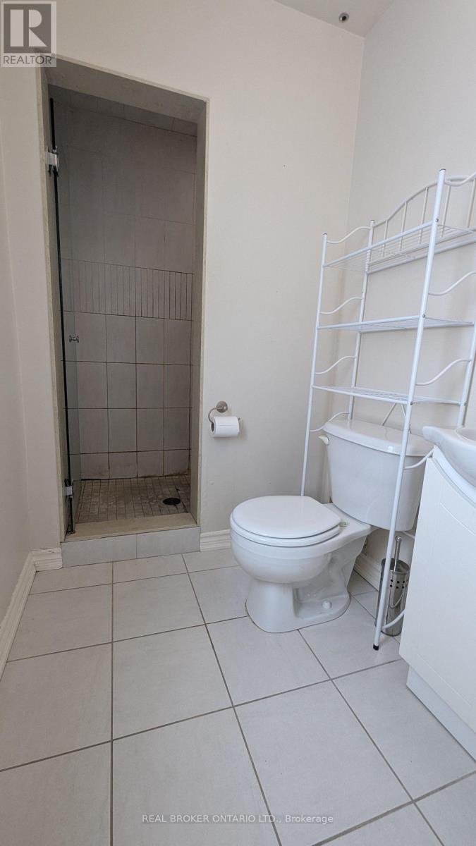 B - 1188 Woodbine Avenue, Toronto, Ontario  M4C 4E2 - Photo 12 - E12178299