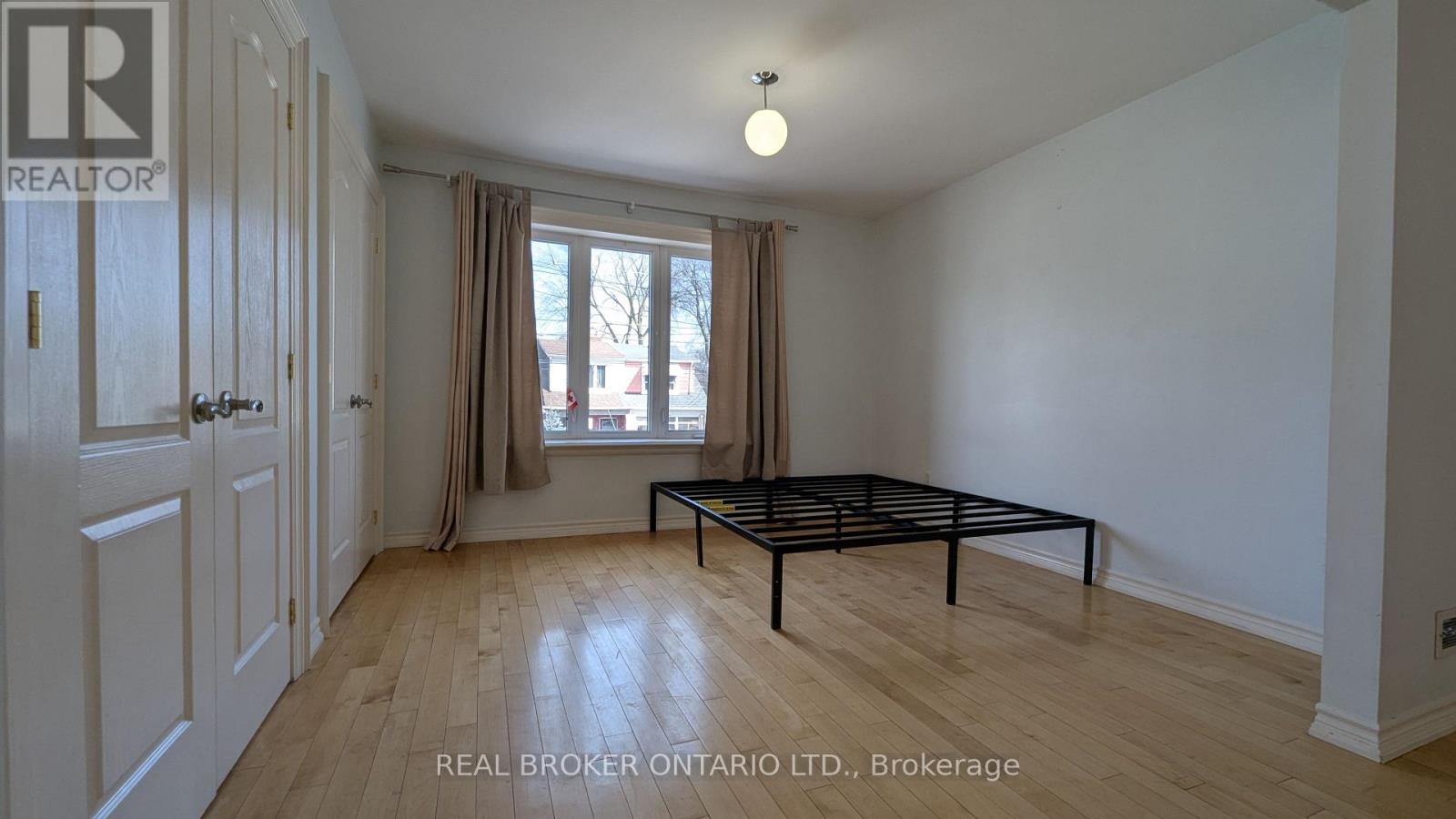 B - 1188 Woodbine Avenue, Toronto, Ontario  M4C 4E2 - Photo 5 - E12178299