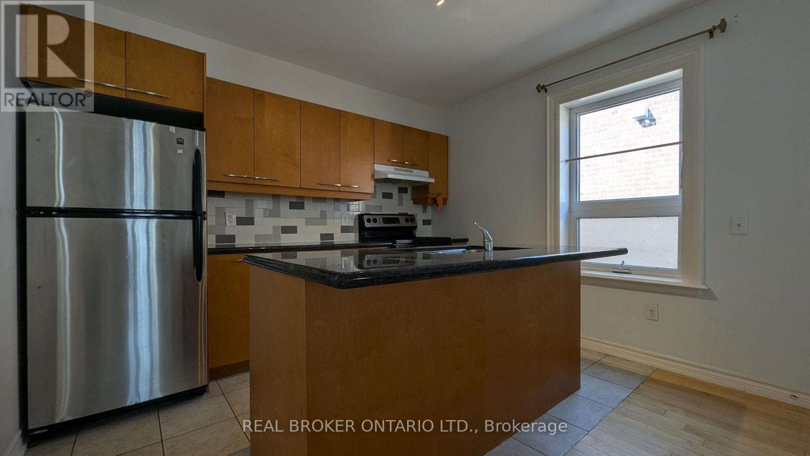 B - 1188 Woodbine Avenue, Toronto, Ontario  M4C 4E2 - Photo 6 - E12178299