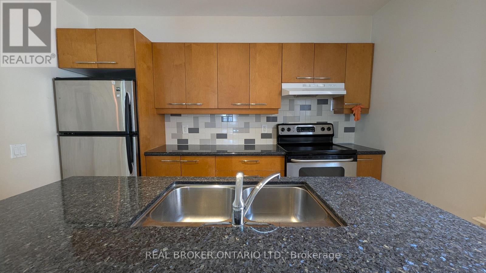 B - 1188 Woodbine Avenue, Toronto, Ontario  M4C 4E2 - Photo 7 - E12178299
