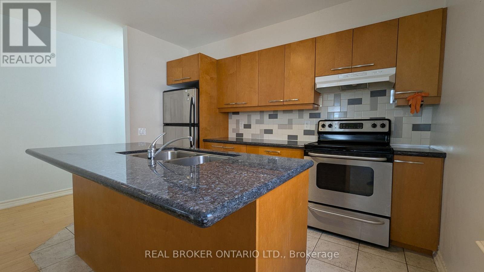 B - 1188 Woodbine Avenue, Toronto, Ontario  M4C 4E2 - Photo 8 - E12178299