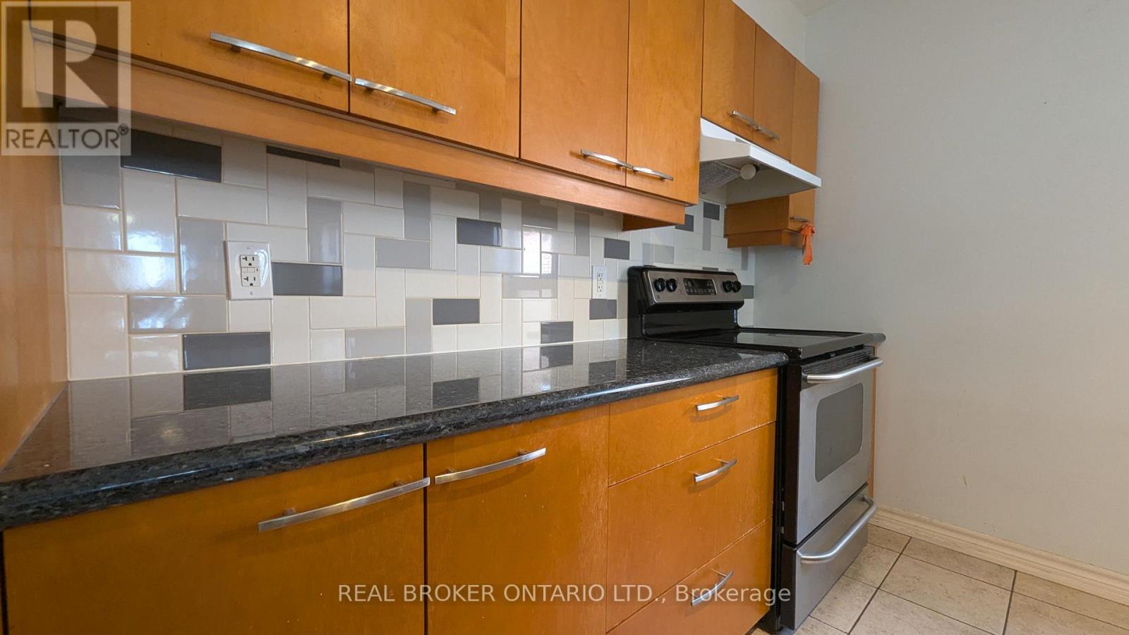 B - 1188 Woodbine Avenue, Toronto, Ontario  M4C 4E2 - Photo 9 - E12178299