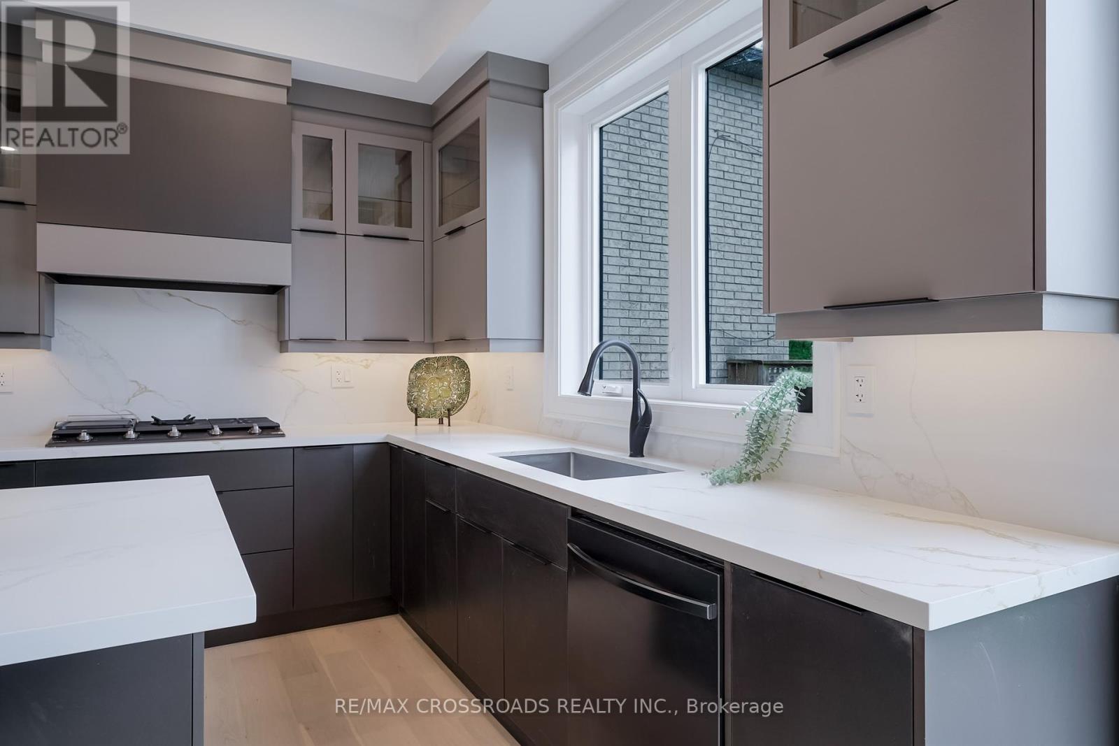 112 Blantyre Avenue, Toronto, Ontario  M1N 2R5 - Photo 11 - E12178451