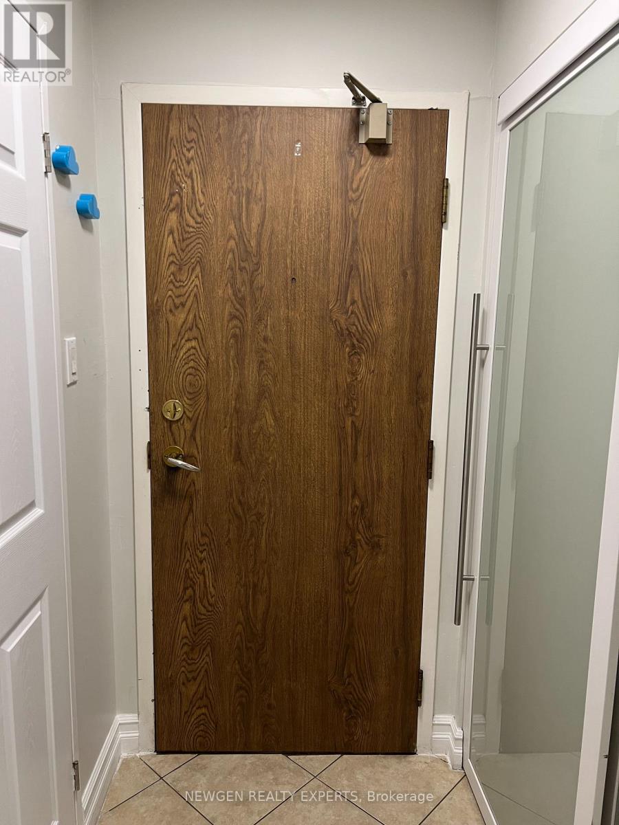 Uph 12 - 550 Webb Drive, Mississauga (City Centre), Ontario  L5B 3Y4 - Photo 11 - W12177346