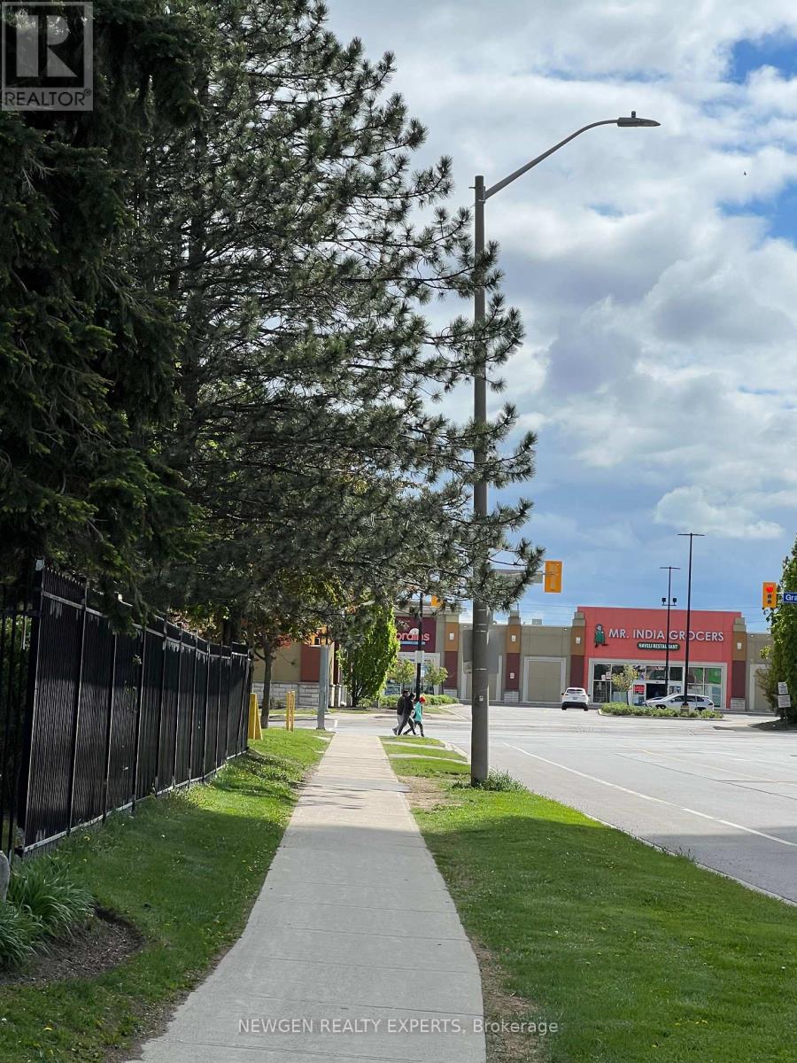 Uph 12 - 550 Webb Drive, Mississauga (City Centre), Ontario  L5B 3Y4 - Photo 37 - W12177346