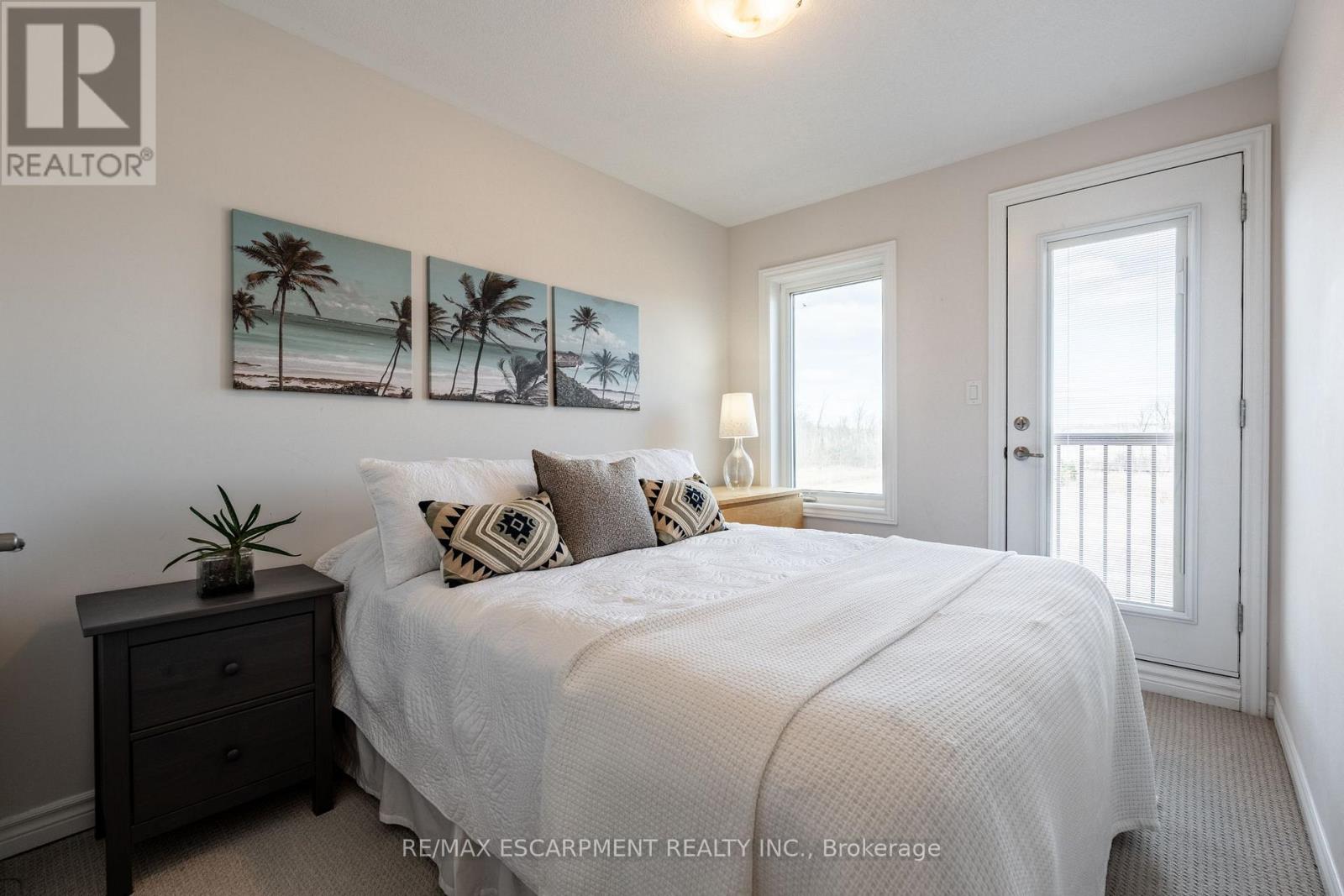 70 Borers Creek Circle, Hamilton (Waterdown), Ontario  L8B 1W3 - Photo 27 - X12129107
