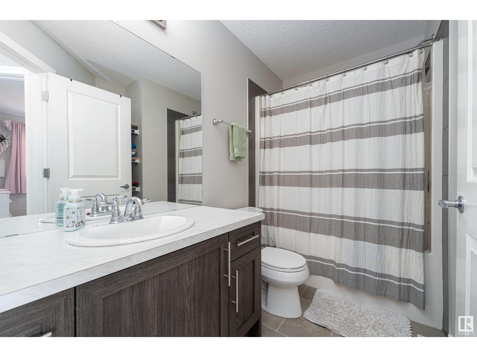 2683 Maple Wy Nw, Edmonton, Alberta  T6T 2C8 - Photo 32 - E4438842