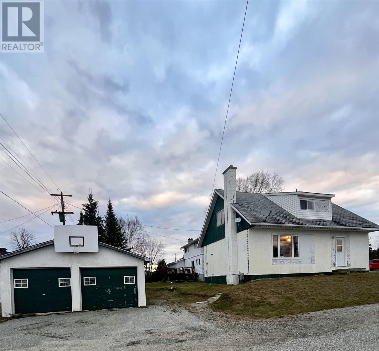 101 Albany Pl, Longlac, Ontario  P0T 2A0 - Photo 1 - TB243468