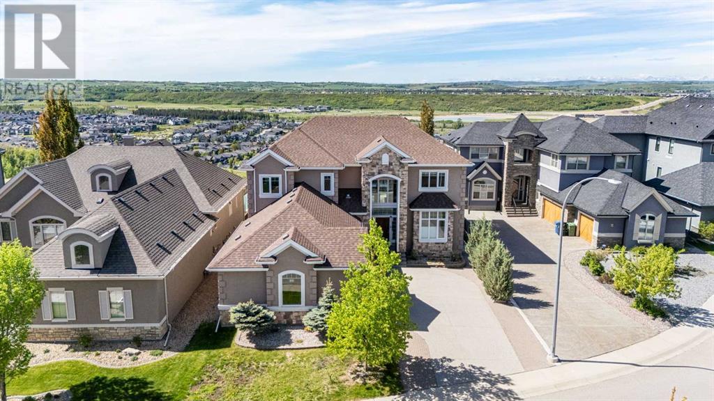 Property at 80 Cranarch Heights SE image 2