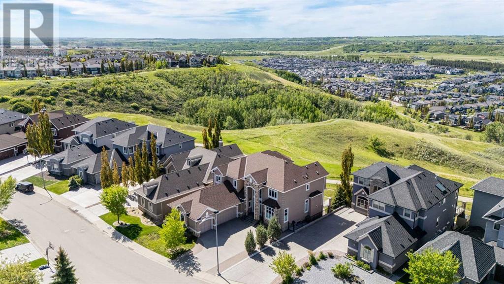 Property at 80 Cranarch Heights SE image 3