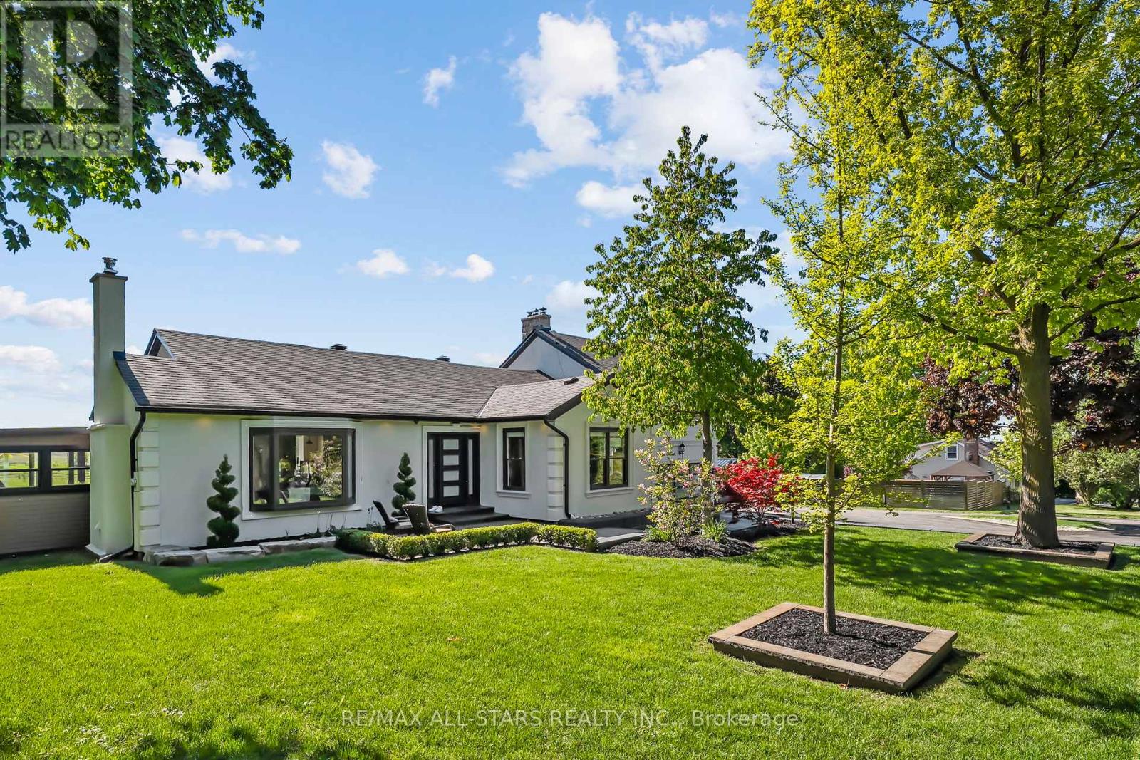 21002 Leslie Street, East Gwillimbury, Ontario  L0G 1R0 - Photo 3 - N12178313