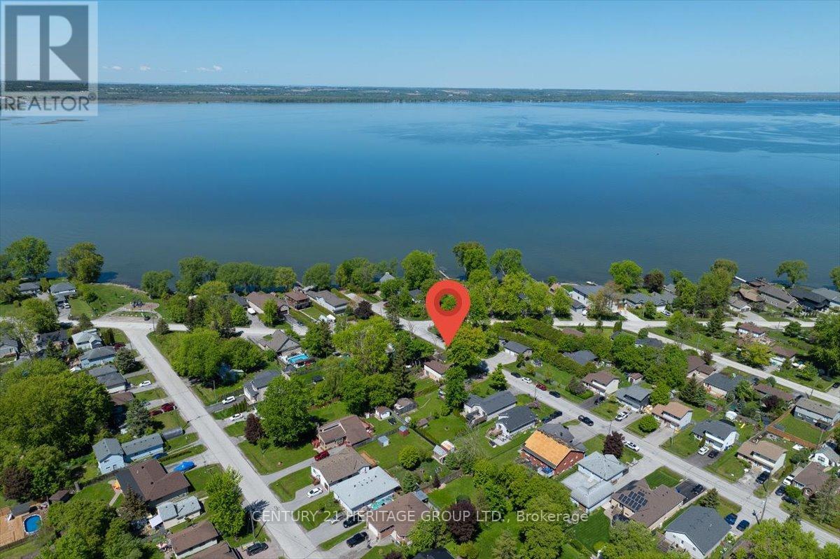 307 Glenwoods Avenue, Georgina, Ontario  L4P 2X1 - Photo 7 - N12178338