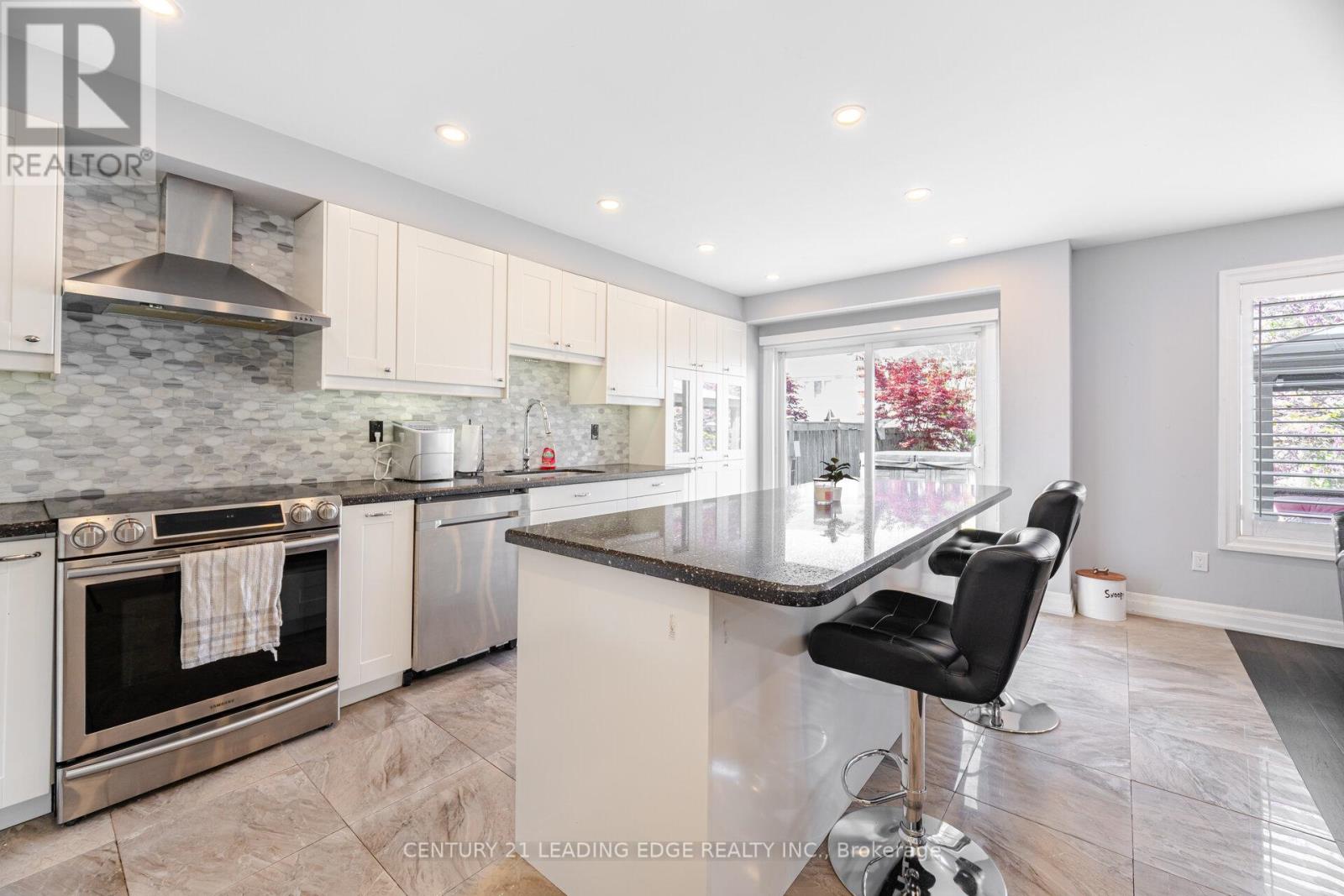 15 William Stark Road, Whitchurch-Stouffville, Ontario  L4A 0H5 - Photo 11 - N12178362