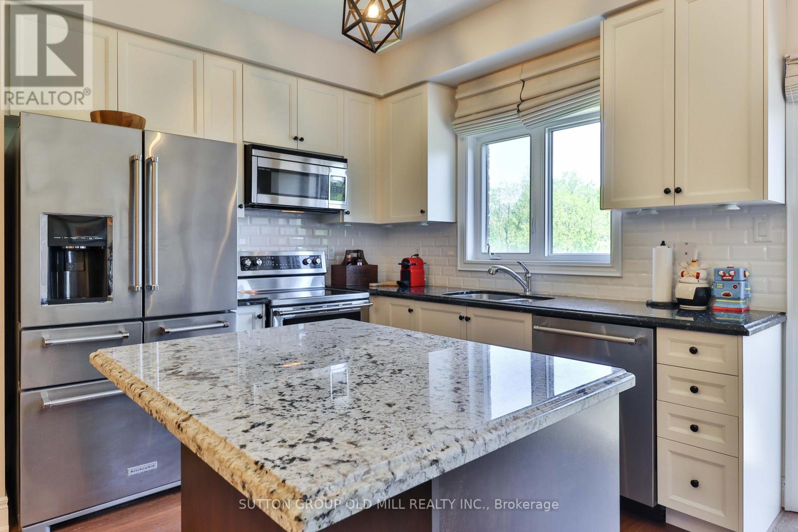 1287 Bardeau Street, Innisfil, Ontario  L0L 1W0 - Photo 12 - N12178395