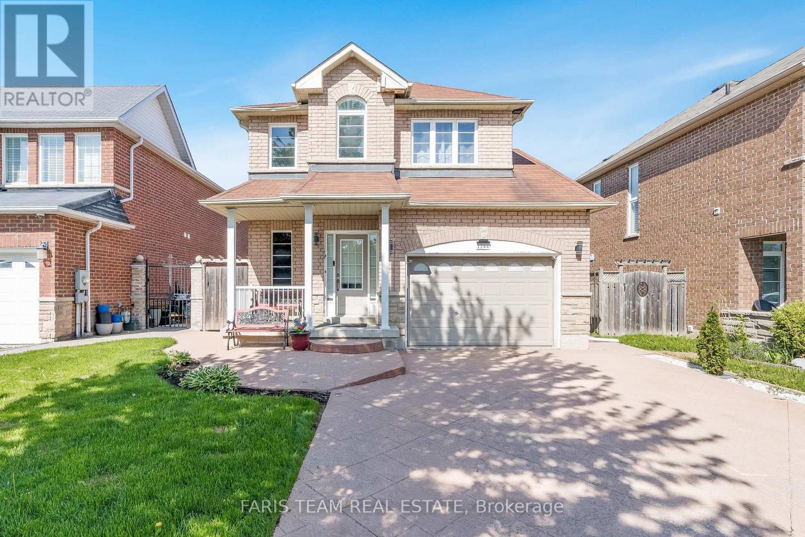 1244 Mary-Lou Street, Innisfil, Ontario  L9S 0E5 - Photo 1 - N12178463