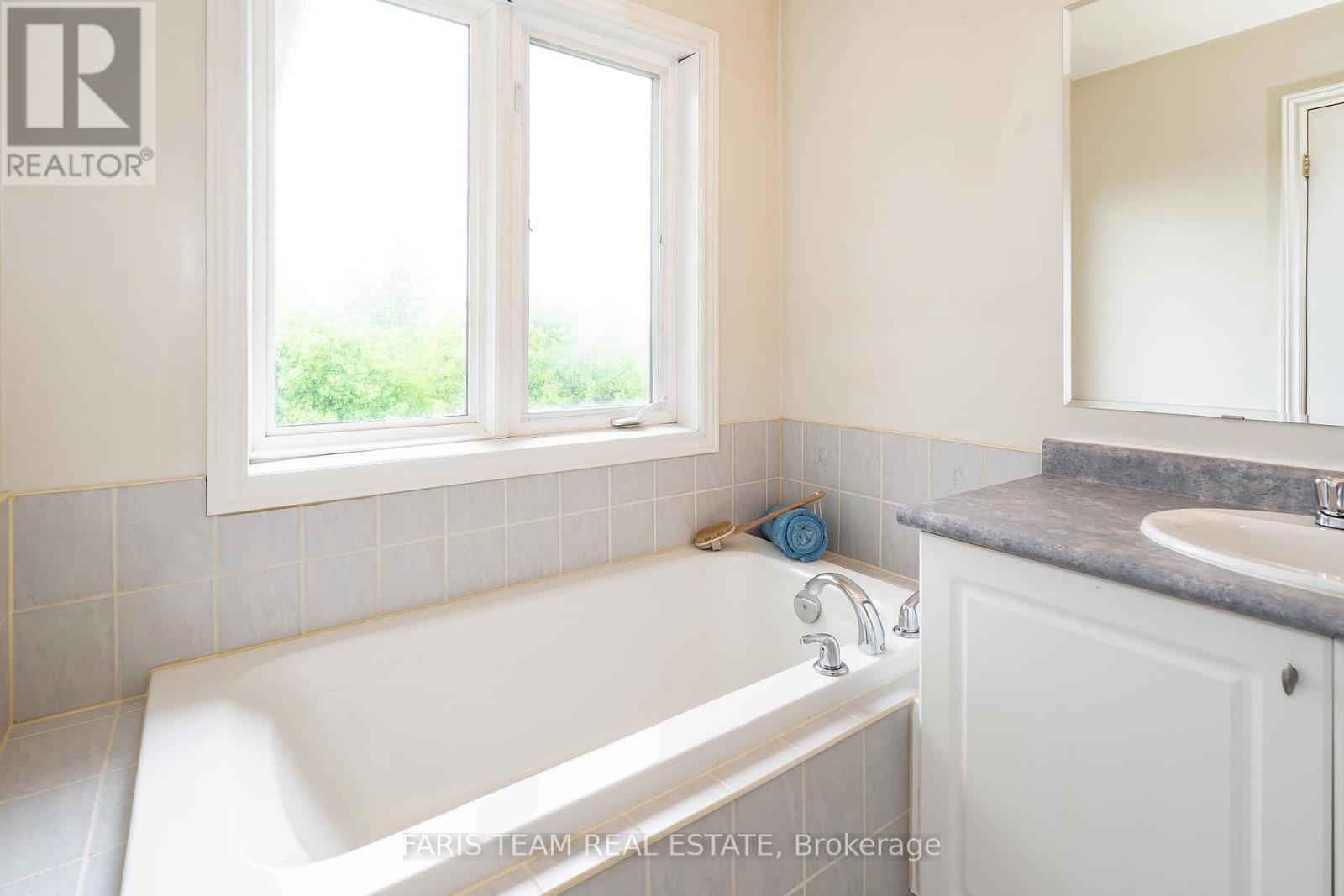 1244 Mary-Lou Street, Innisfil, Ontario  L9S 0E5 - Photo 13 - N12178463