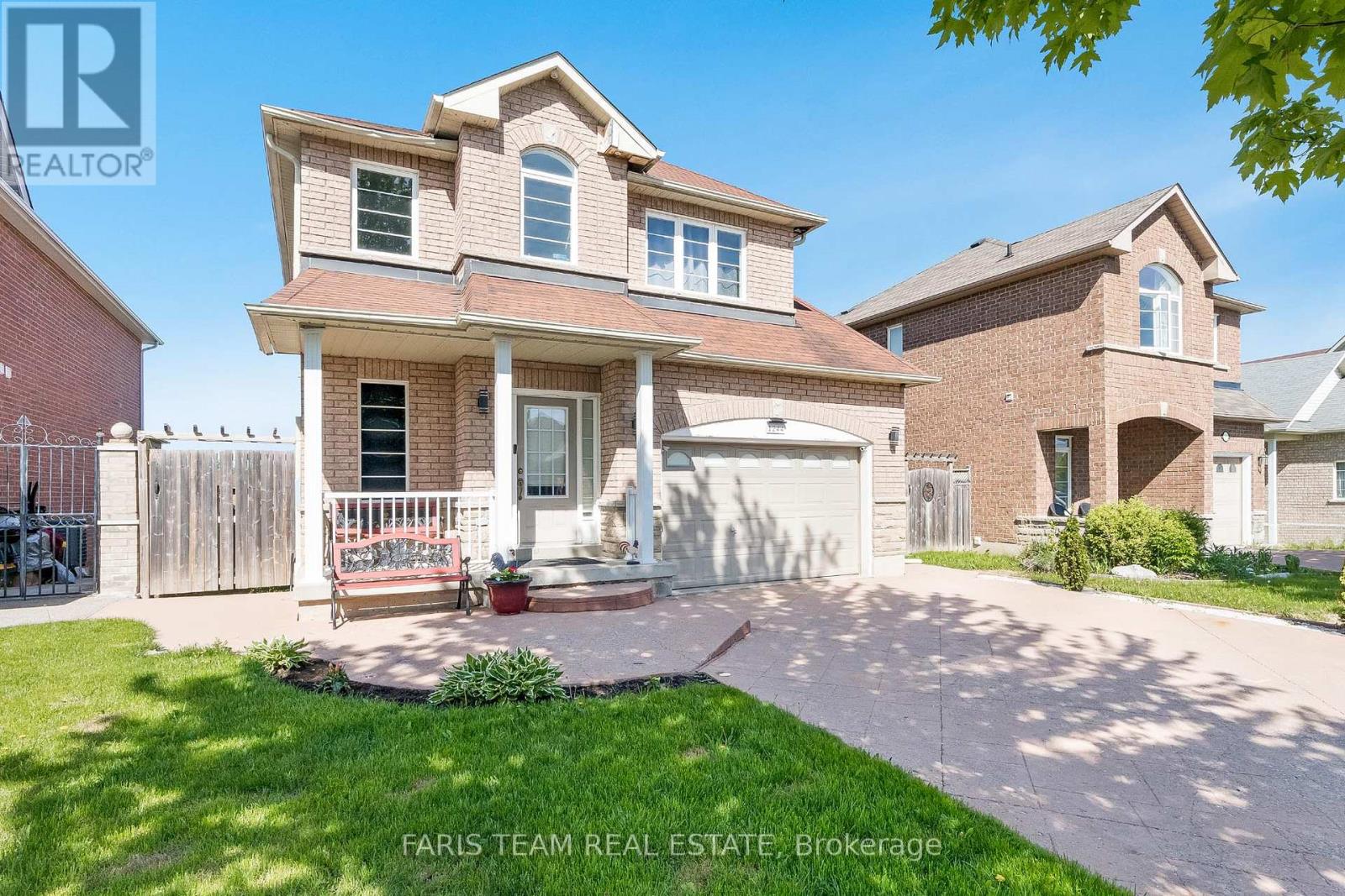 1244 Mary-Lou Street, Innisfil, Ontario  L9S 0E5 - Photo 2 - N12178463