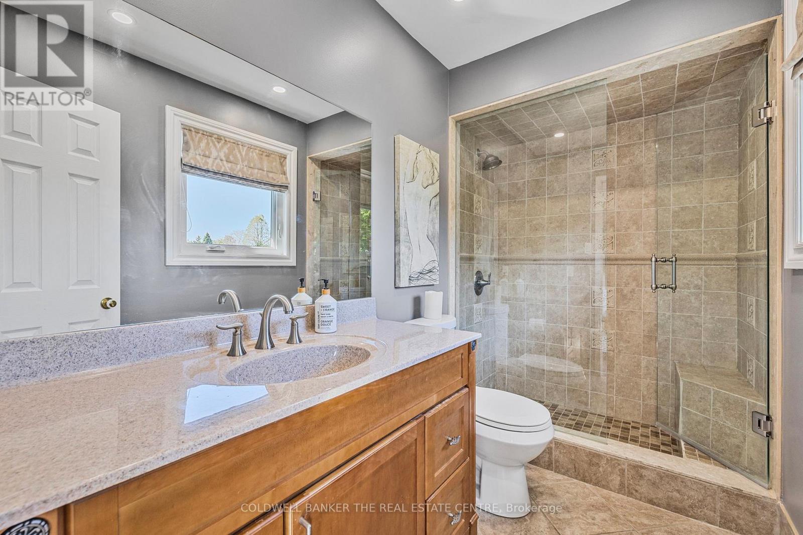96 Lambeth Court, Newmarket, Ontario  L3Y 6S1 - Photo 37 - N12178473