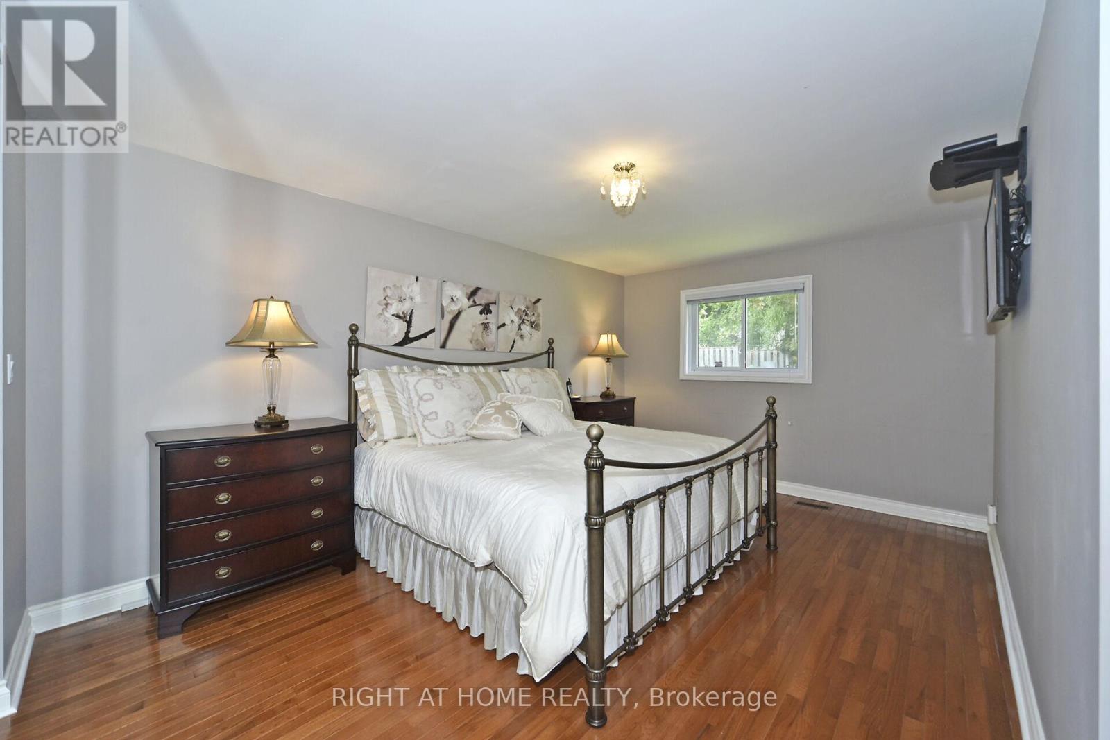 102 Romfield Circuit, Markham (Royal Orchard), Ontario  L3T 3H6 - Photo 12 - N12178484