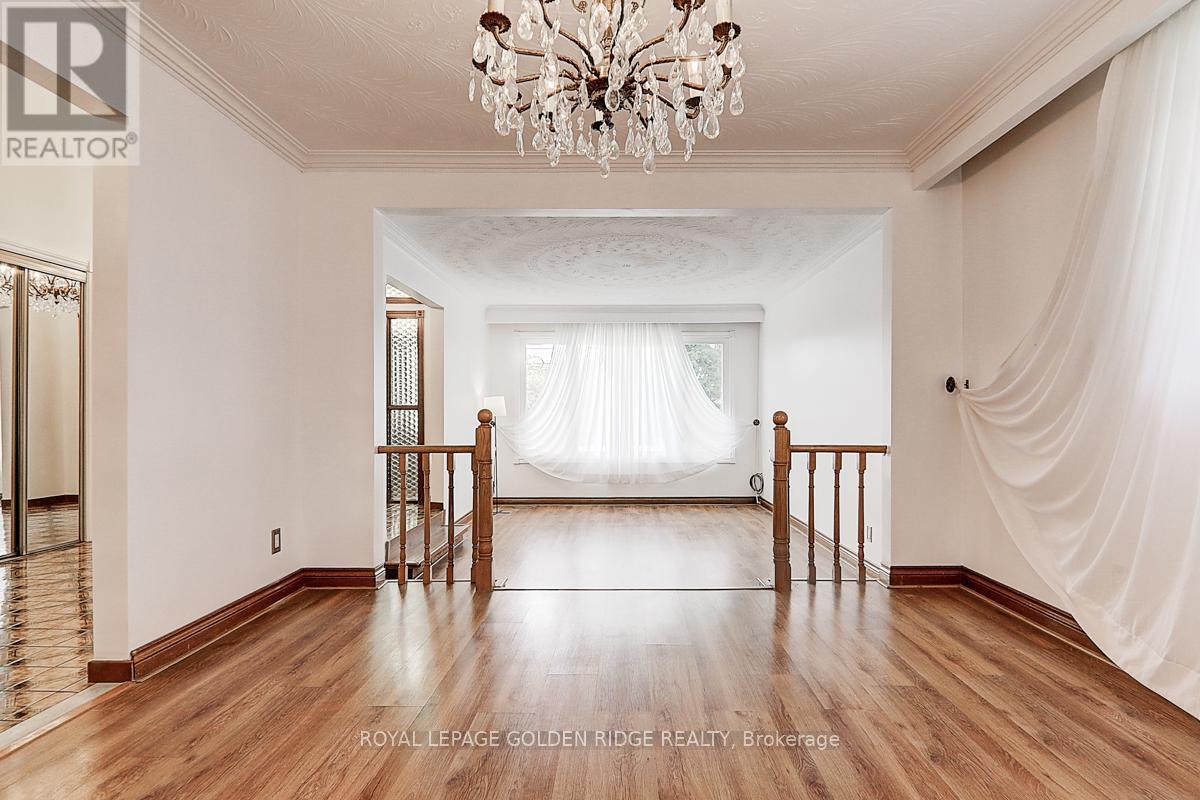 88 Oxford Street, Richmond Hill, Ontario  L4C 4L5 - Photo 12 - N12178526