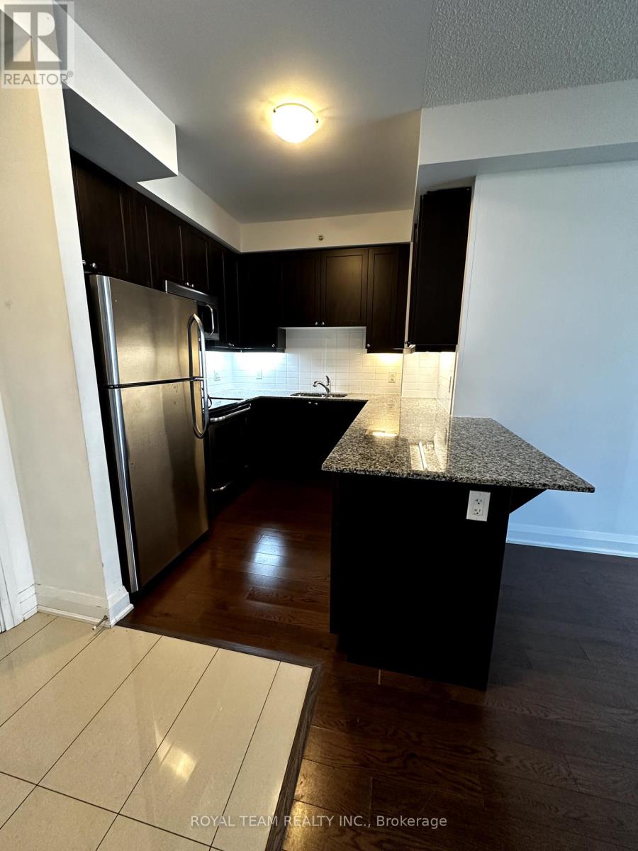 307 - 24 Woodstream Boulevard, Vaughan, Ontario  L4L 8C4 - Photo 5 - N12178534
