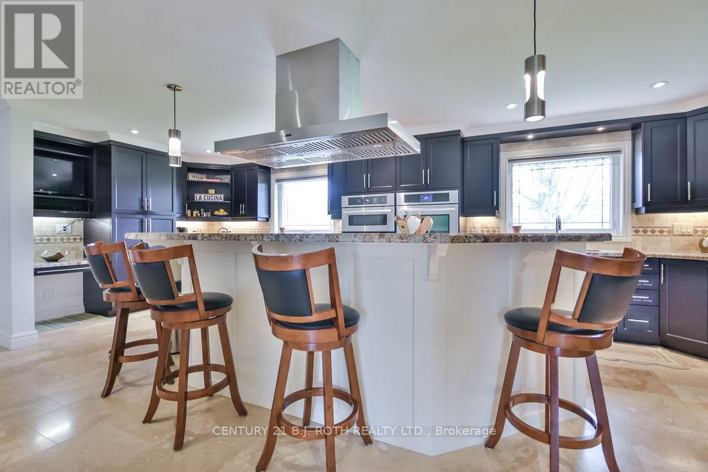 12 Noraline Avenue, Springwater, Ontario  L0L 1X1 - Photo 11 - S12178319