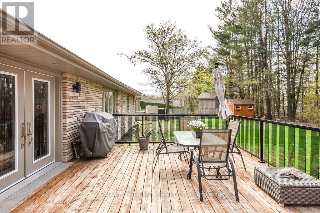 12 Noraline Avenue, Springwater, Ontario  L0L 1X1 - Photo 42 - S12178319