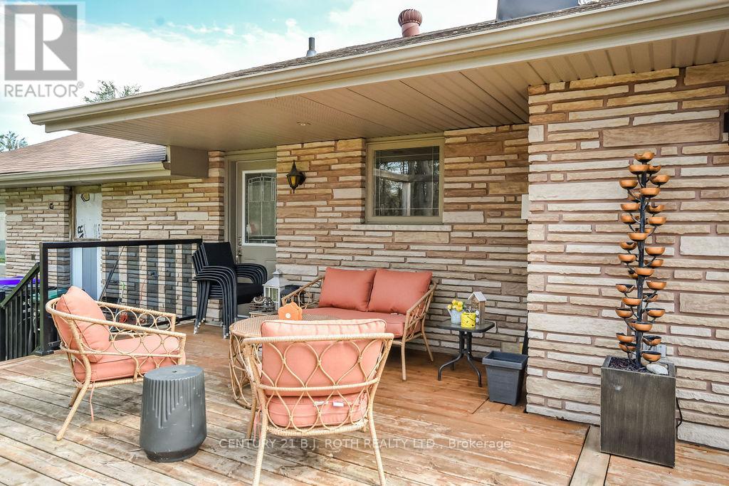 12 Noraline Avenue, Springwater, Ontario  L0L 1X1 - Photo 43 - S12178319