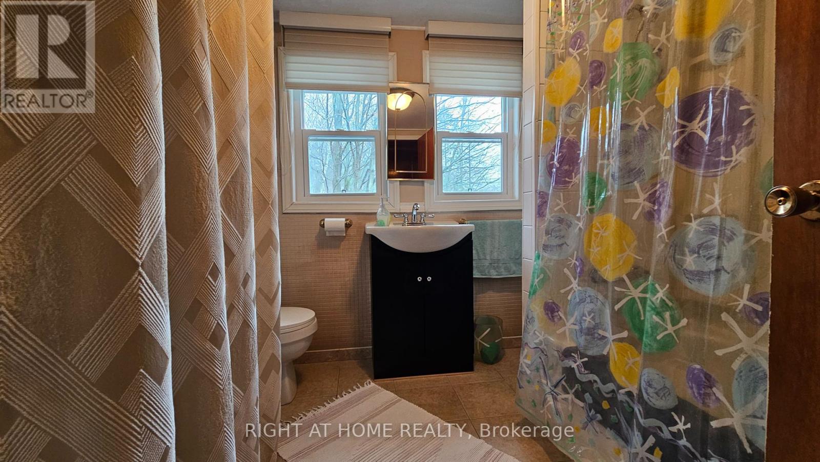 640 Tiny Beaches Road N, Tiny, Ontario  L0L 2J0 - Photo 15 - S12178514