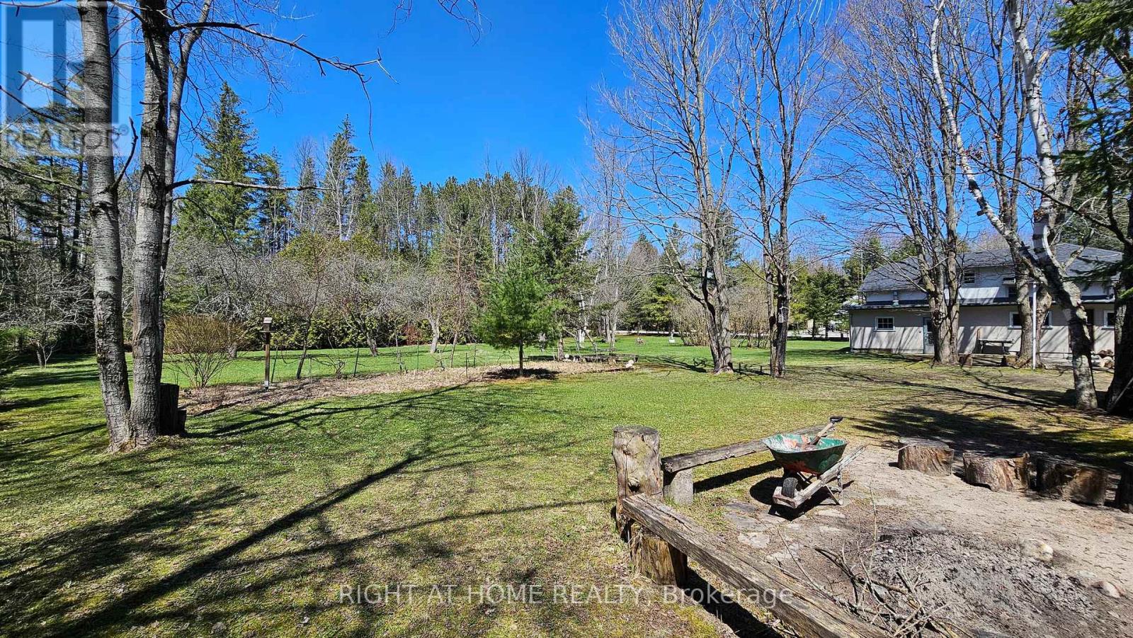 640 Tiny Beaches Road N, Tiny, Ontario  L0L 2J0 - Photo 25 - S12178514