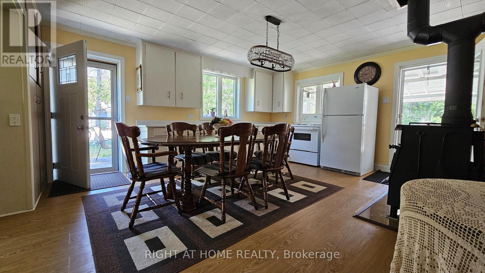 640 Tiny Beaches Road N, Tiny, Ontario  L0L 2J0 - Photo 6 - S12178514