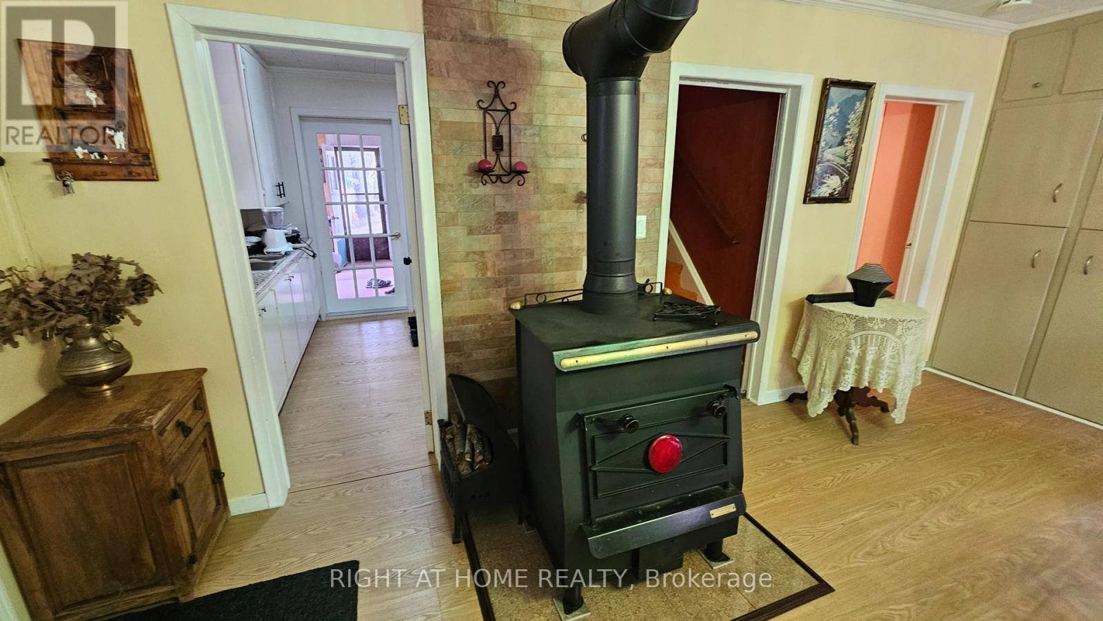 640 Tiny Beaches Road N, Tiny, Ontario  L0L 2J0 - Photo 7 - S12178514