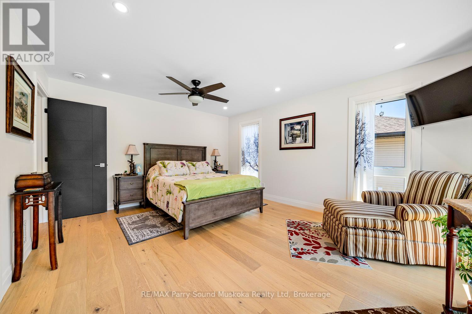 44 Dennis Drive, Parry Sound, Ontario  P2A 0E6 - Photo 33 - X12163093