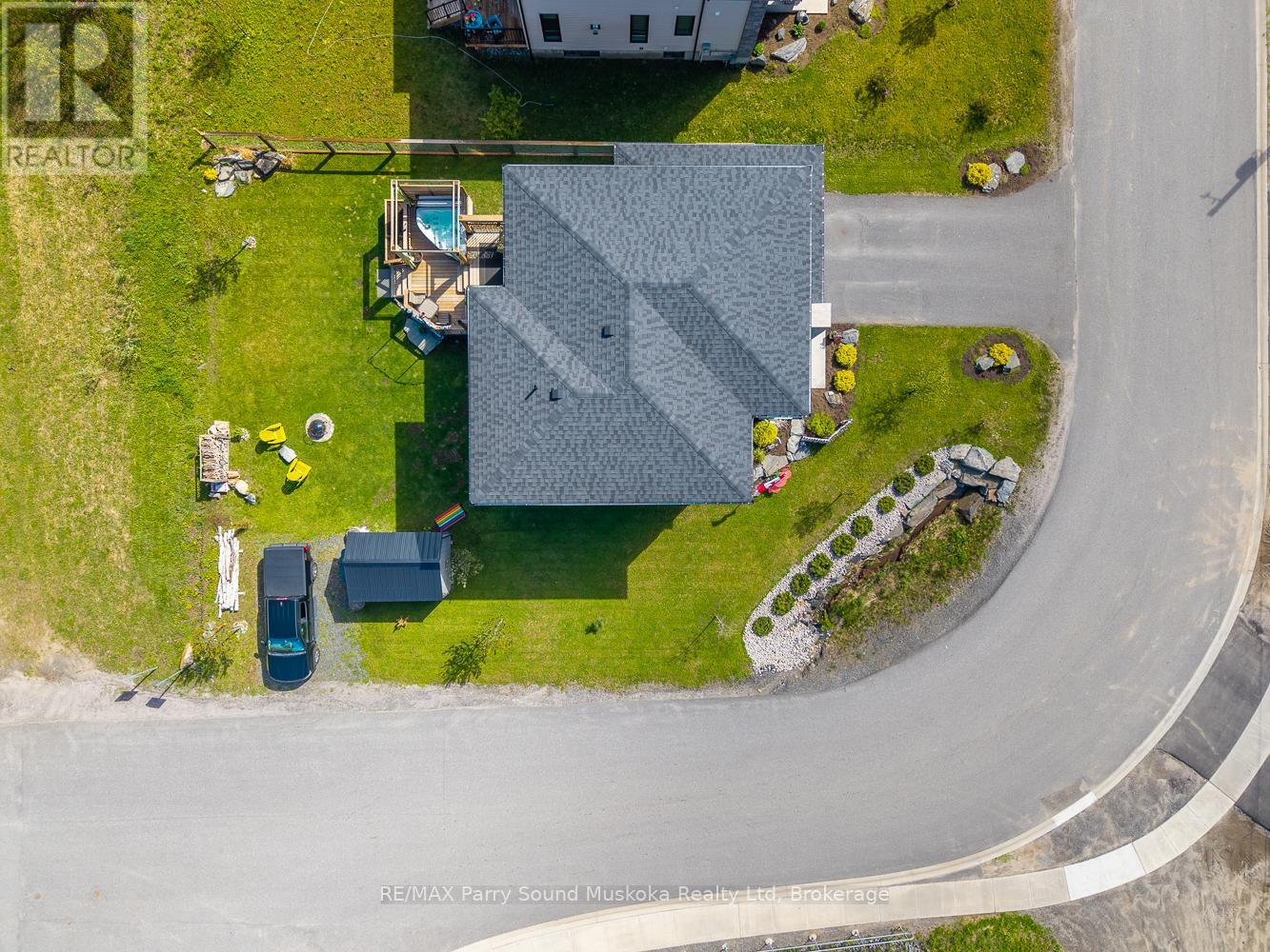 44 Dennis Drive, Parry Sound, Ontario  P2A 0E6 - Photo 3 - X12163093