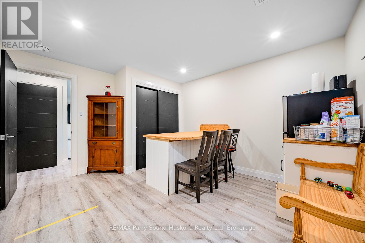 44 Dennis Drive, Parry Sound, Ontario  P2A 0E6 - Photo 41 - X12163093